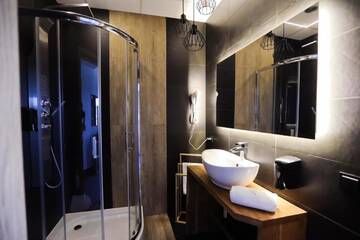 Фото номера Двухместный номер с 1 кроватью и балконом Апарт-отели Natural Hotel - Ekologiczny Hotel z Plażą Na Wyspie г. Оструда 6